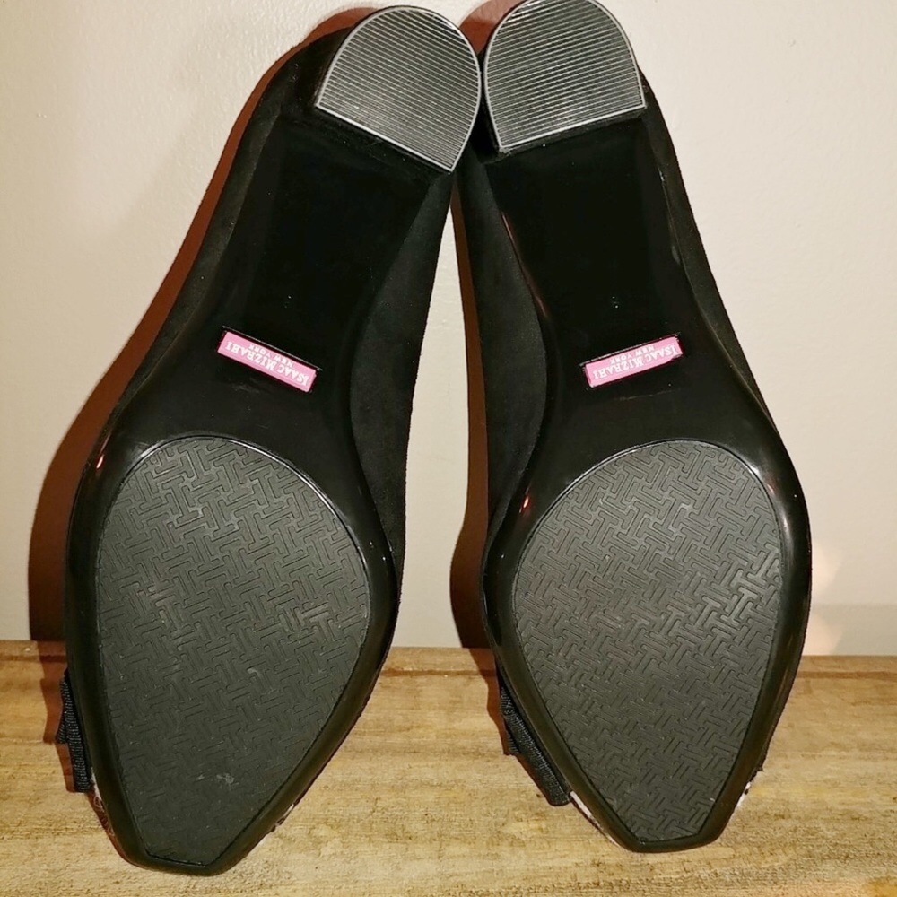 Isaac Mizrahi New York Lauren Black Suede Pumps - Picture 8 of 8